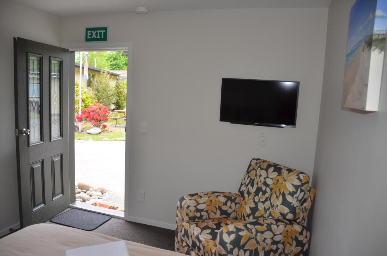 Judges Pool Motel Turangi Exterior photo